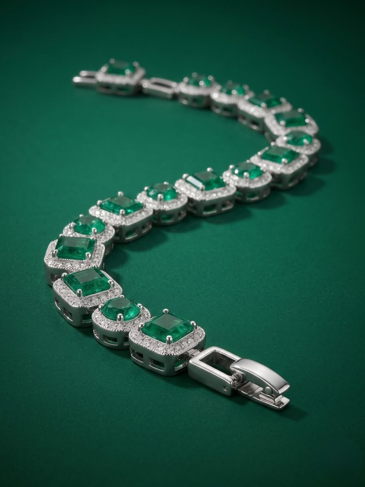 Verelle Emerald Link Bracelet