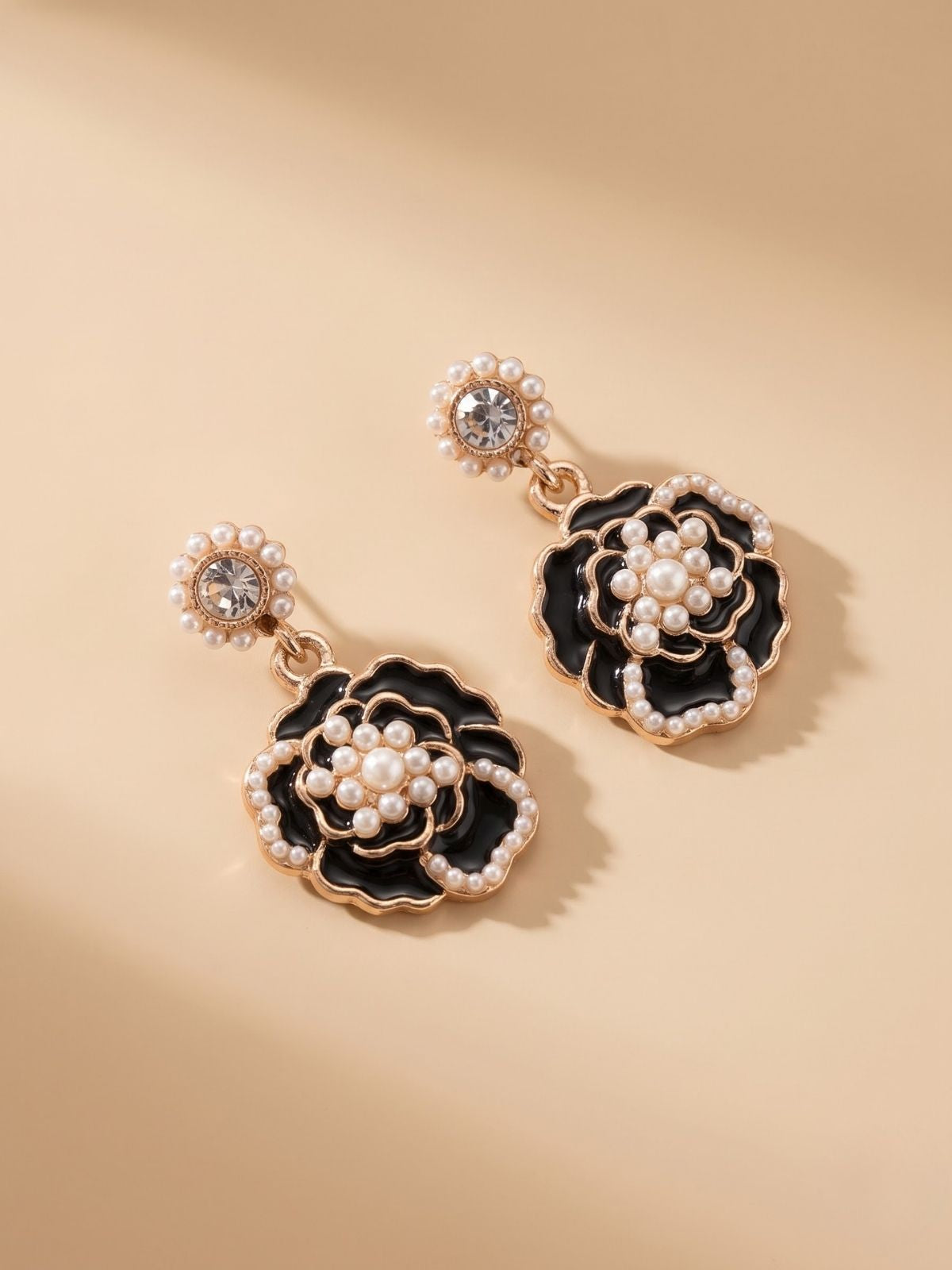 Celestine Noir Bloom