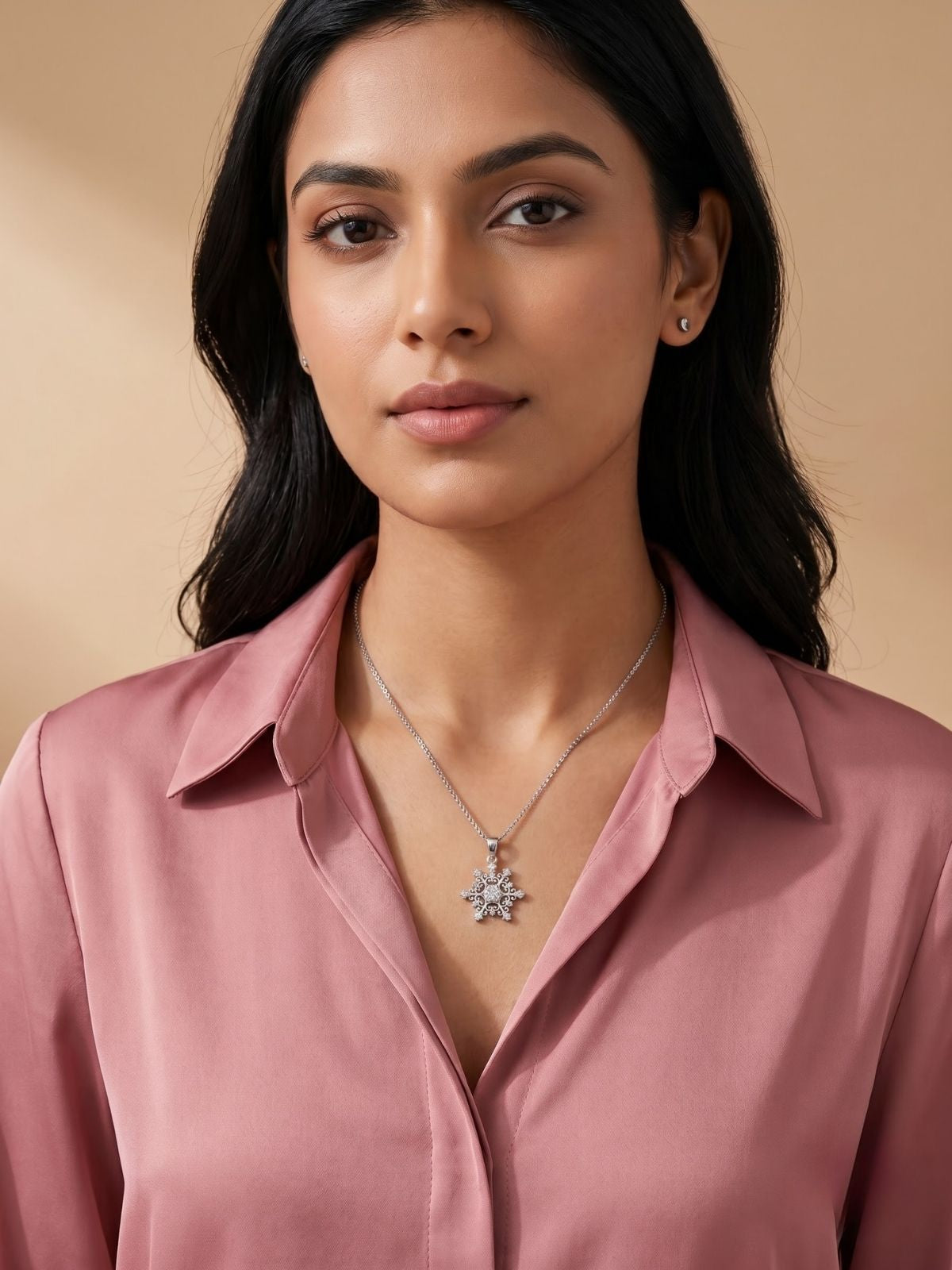 Elaris Crystal Pendant
