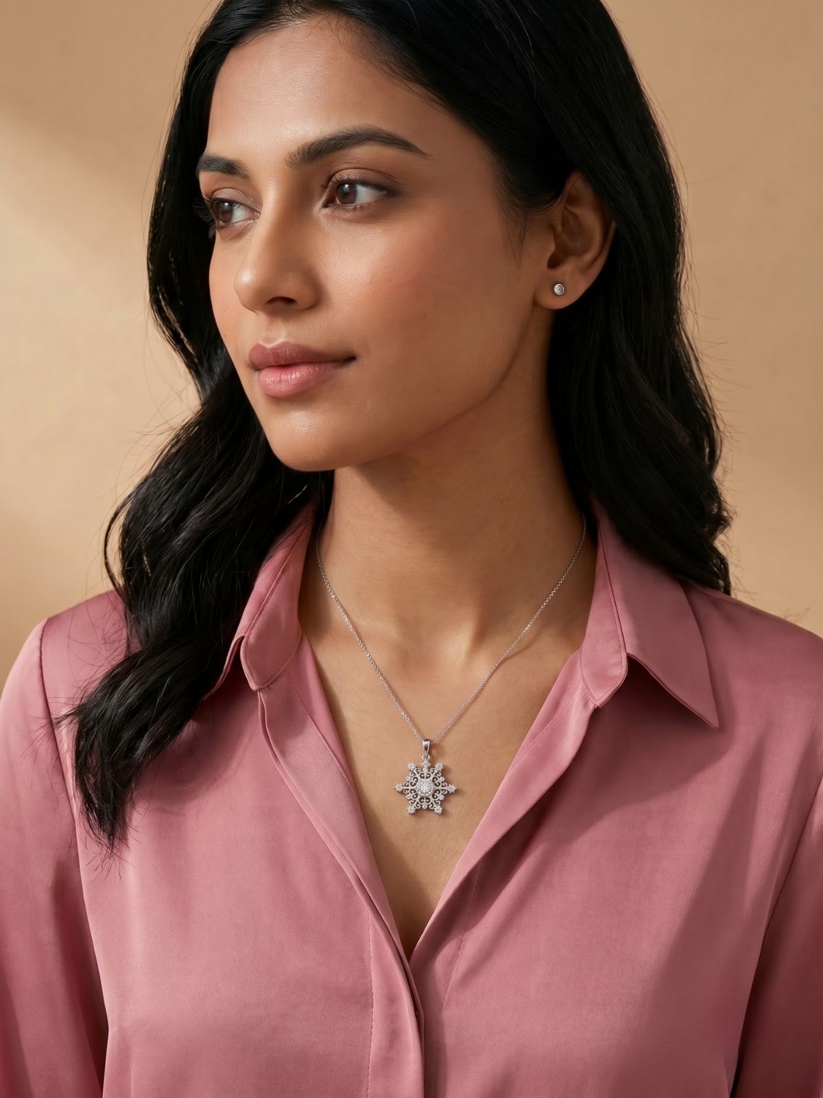 Elaris Crystal Pendant