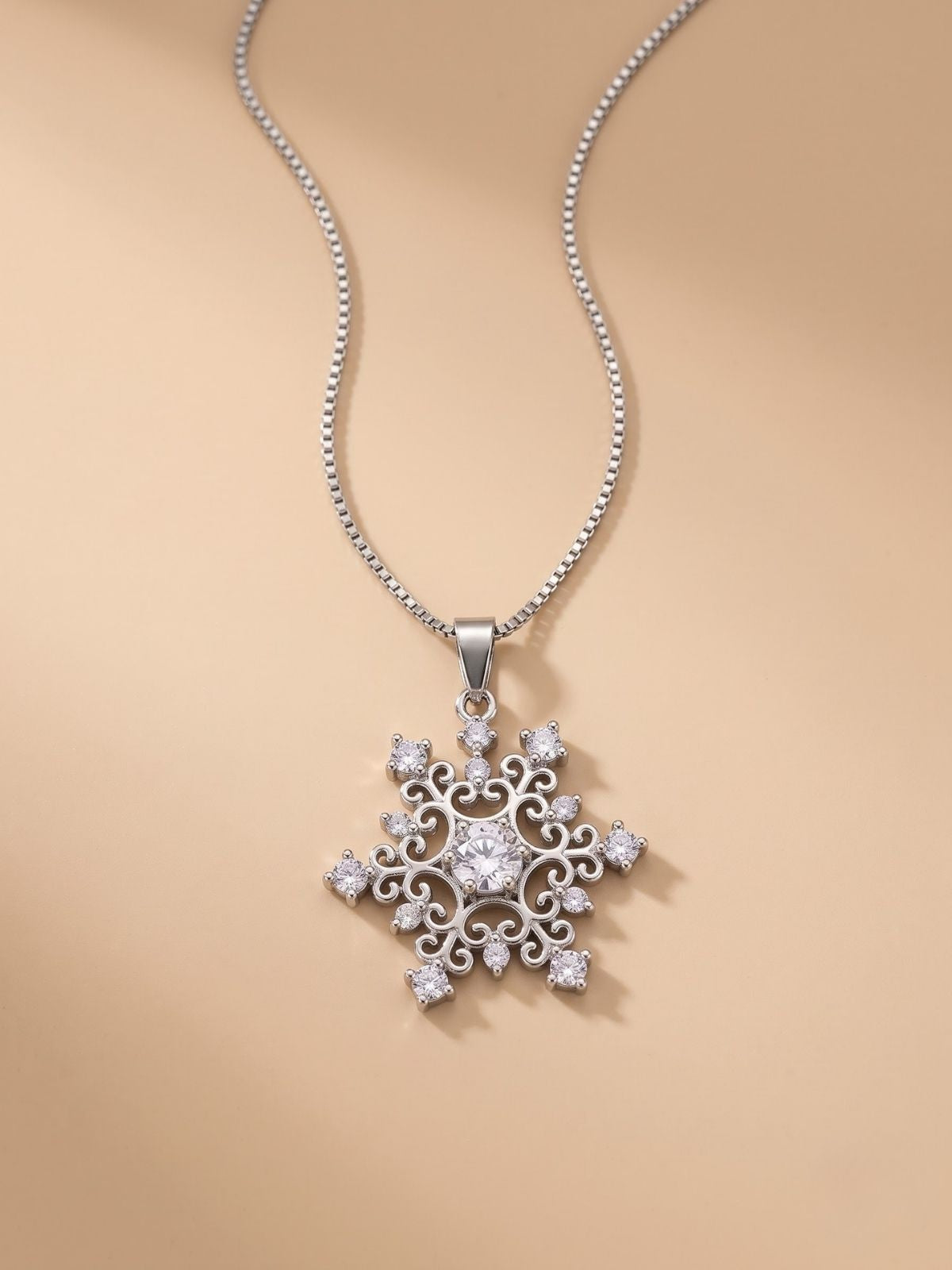 Elaris Crystal Pendant