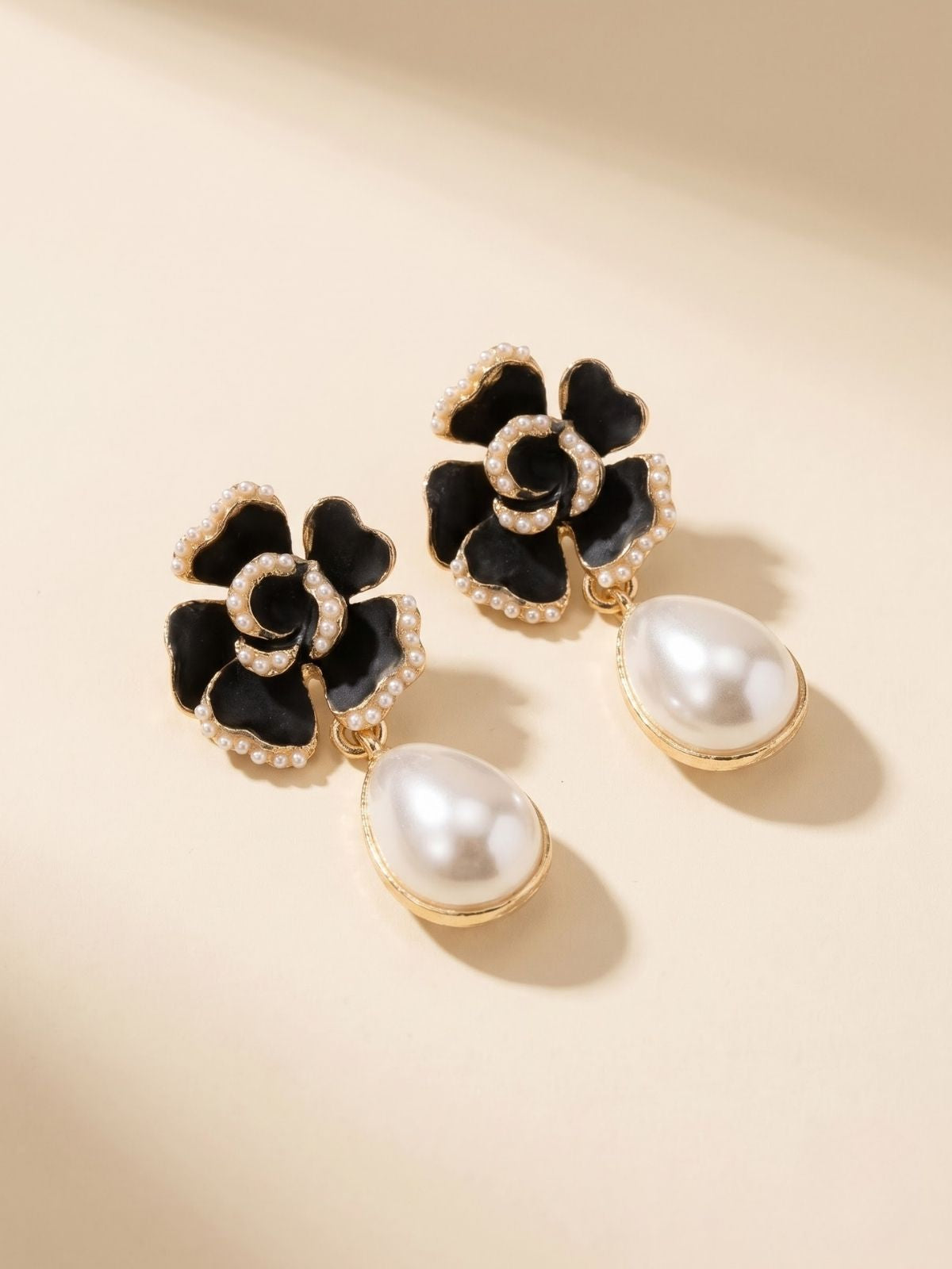 Noire Pearl Bloom Earrings